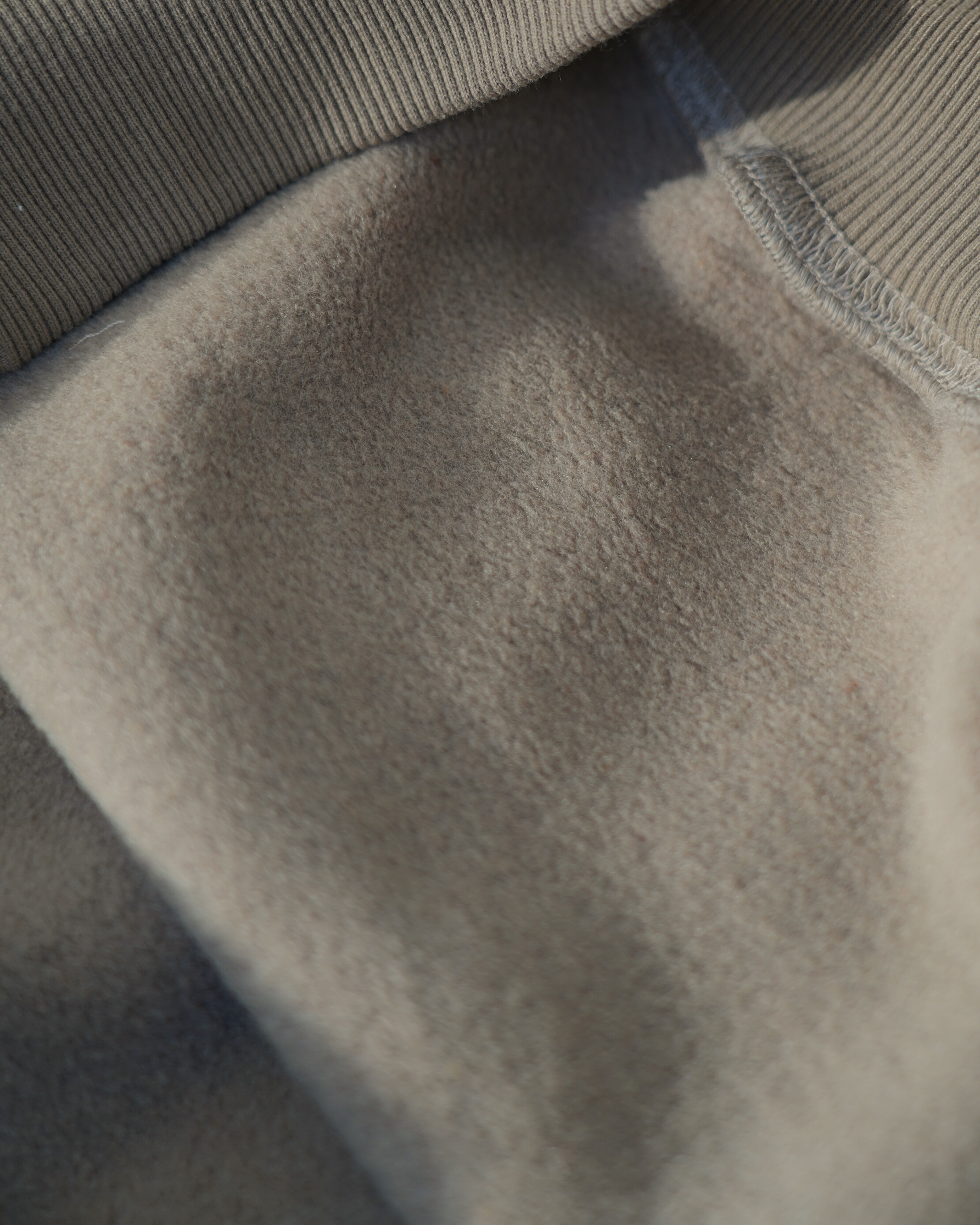 EUPHORIC ESSENTIAL HOODIE. Dopamine Department (MOCHA)