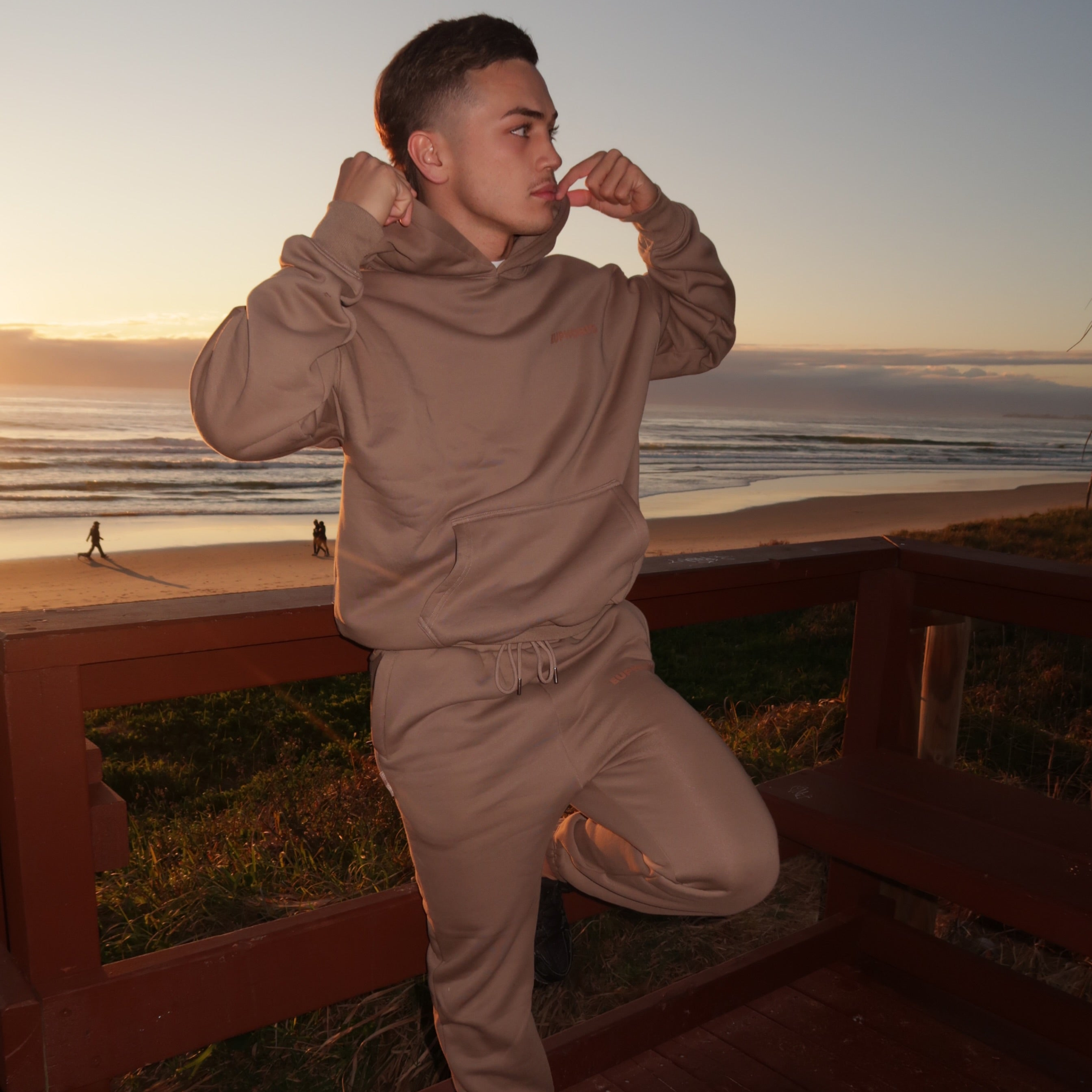 EUPHORIC ESSENTIAL TRACKSUIT SET Dopamine Department (MOCHA)