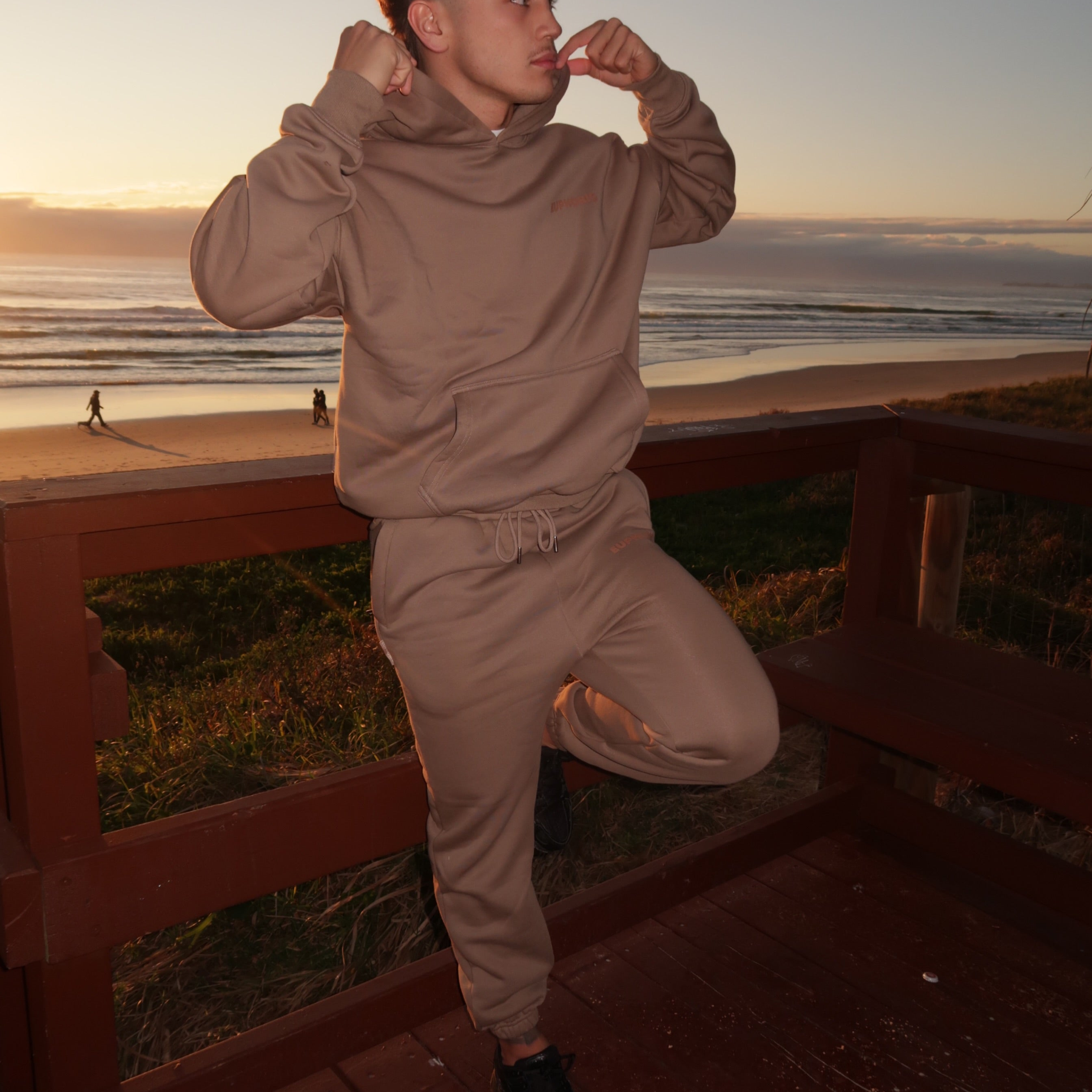 EUPHORIC ESSENTIAL HOODIE Dopamine Department (MOCHA)