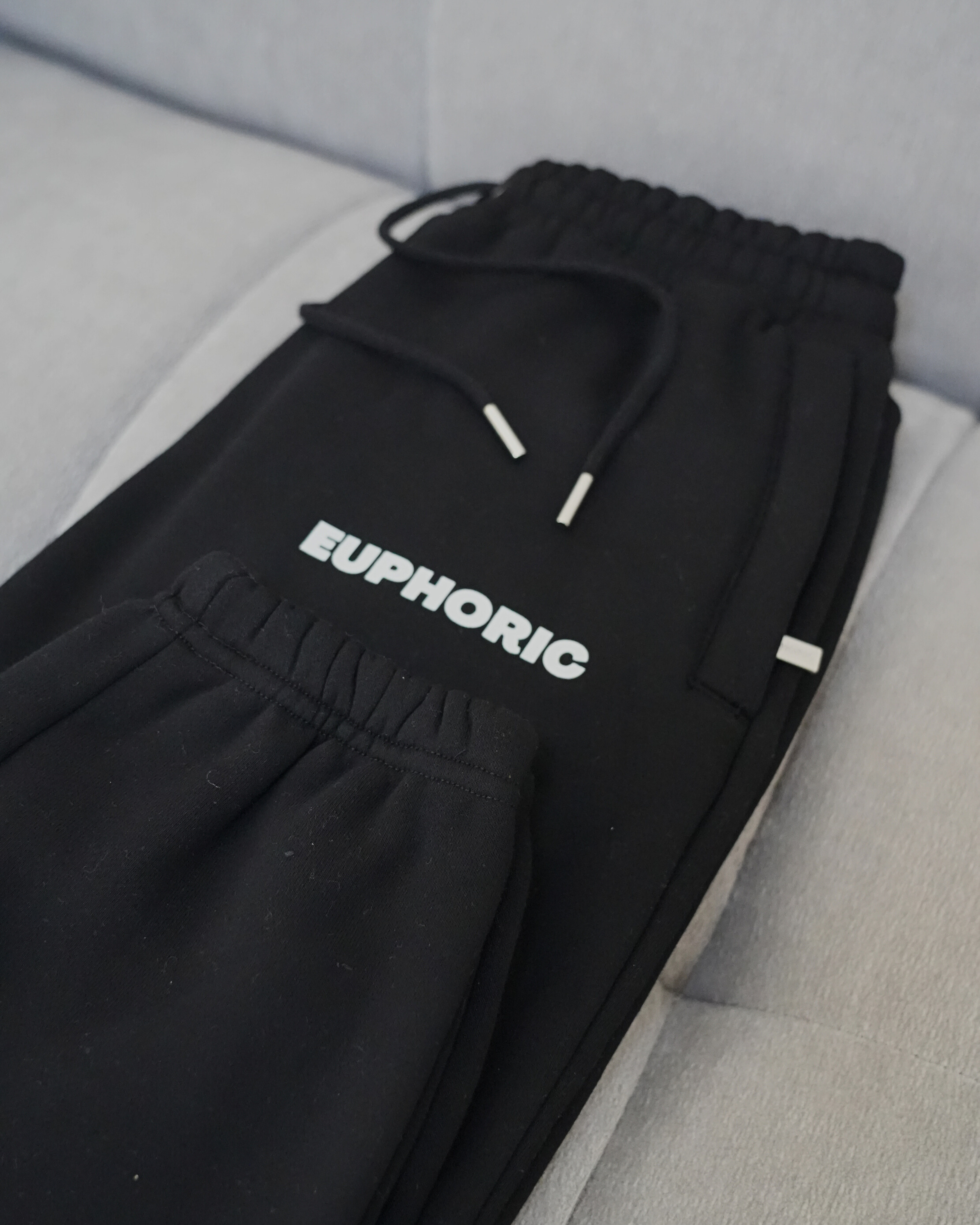 EUPHORIC ESSENTIAL SWEATPANTS. Dopamine Department (JET BLACK)