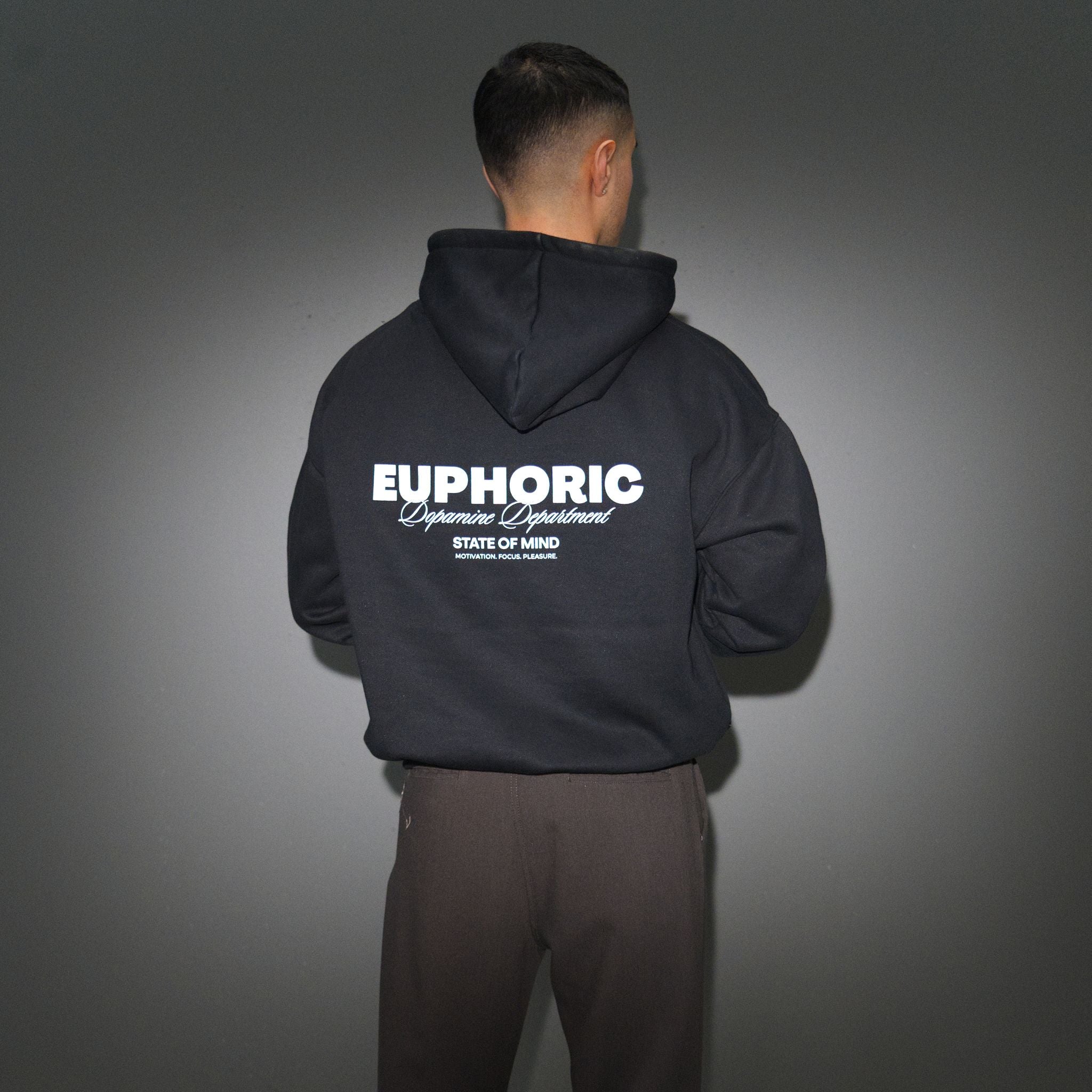 EUPHORIC ESSENTIAL HOODIE (GITZWART)