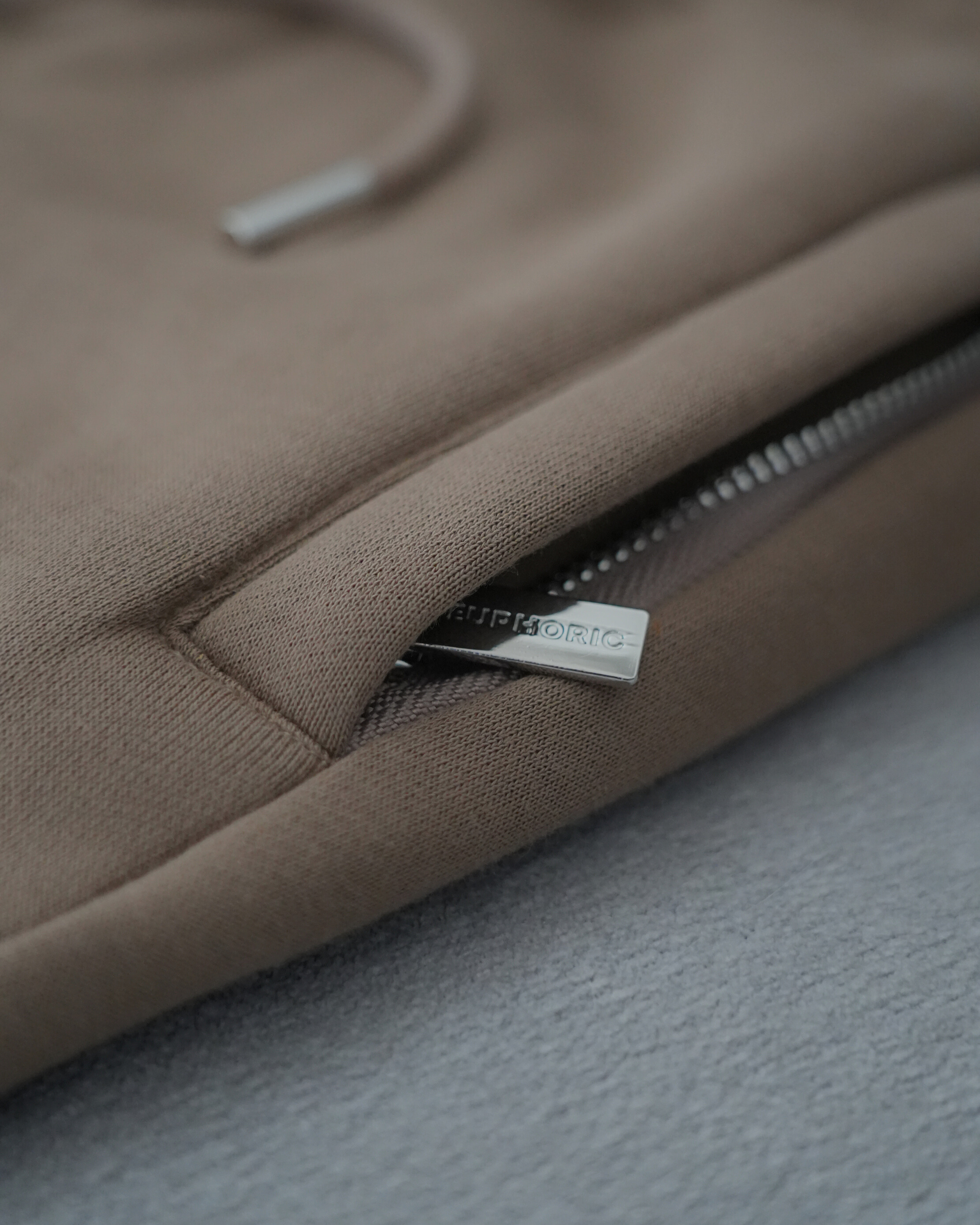 EUPHORIC ESSENTIAL SWEATPANTS. Dopamine Department (MOCHA)