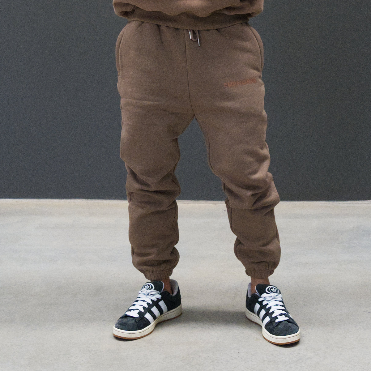 CONJUNTO DE CHÁNDAL EUPHORIC ESSENTIAL (MOCA)