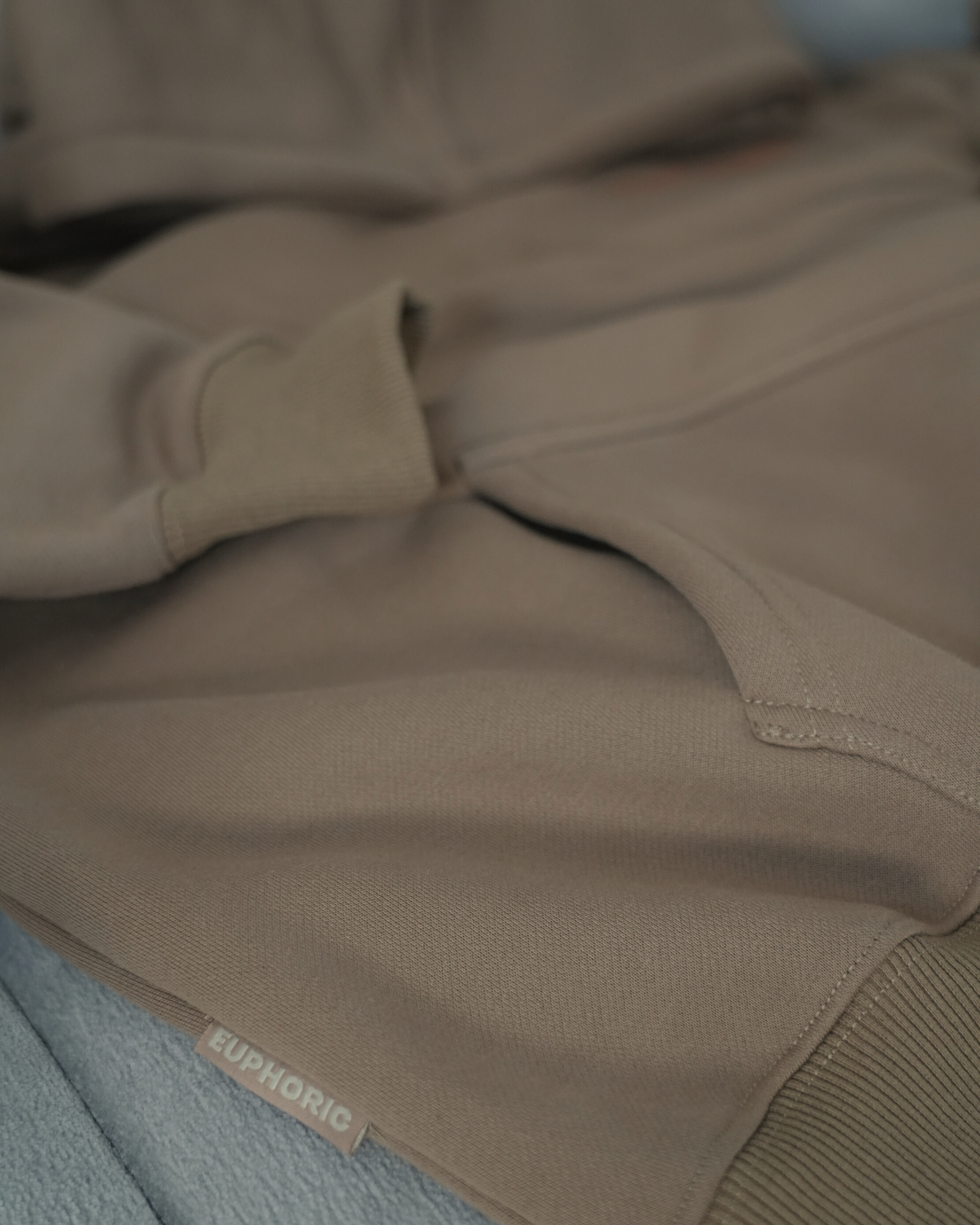 EUPHORIC ESSENTIAL HOODIE. Dopamine Department (MOCHA)