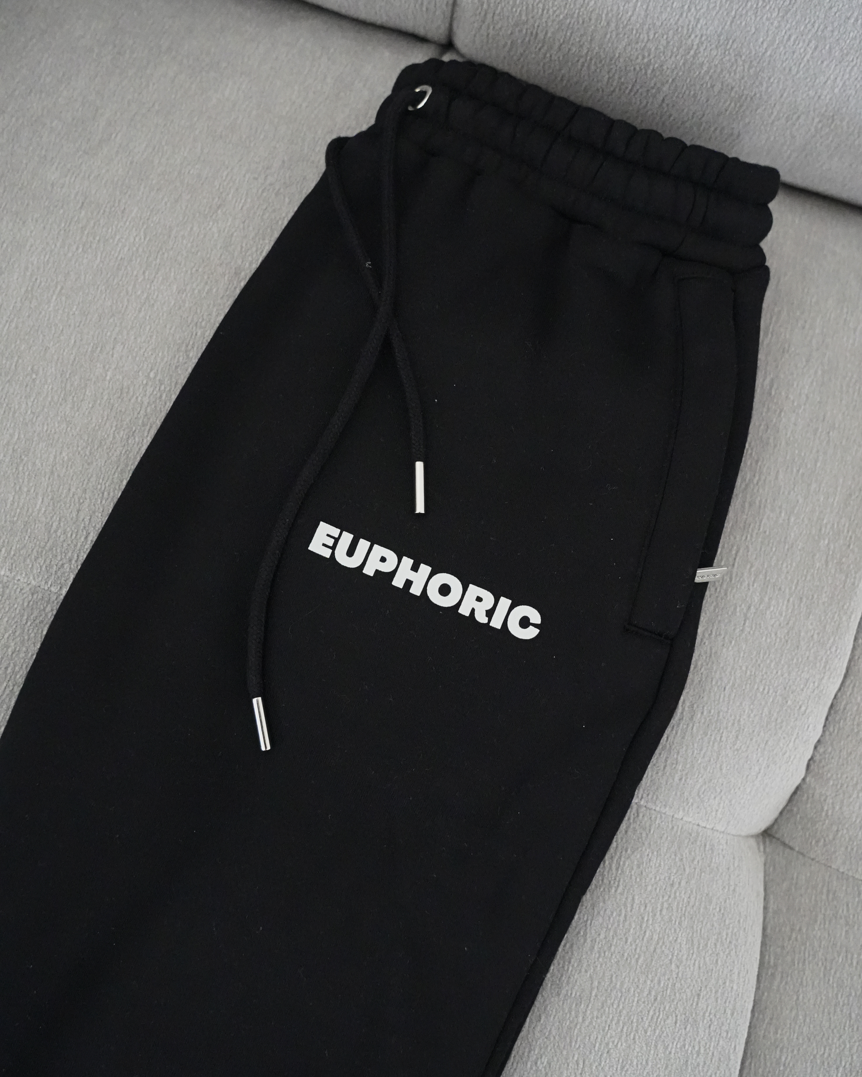 EUPHORIC ESSENTIAL SWEATPANTS. Dopamine Department (JET BLACK)