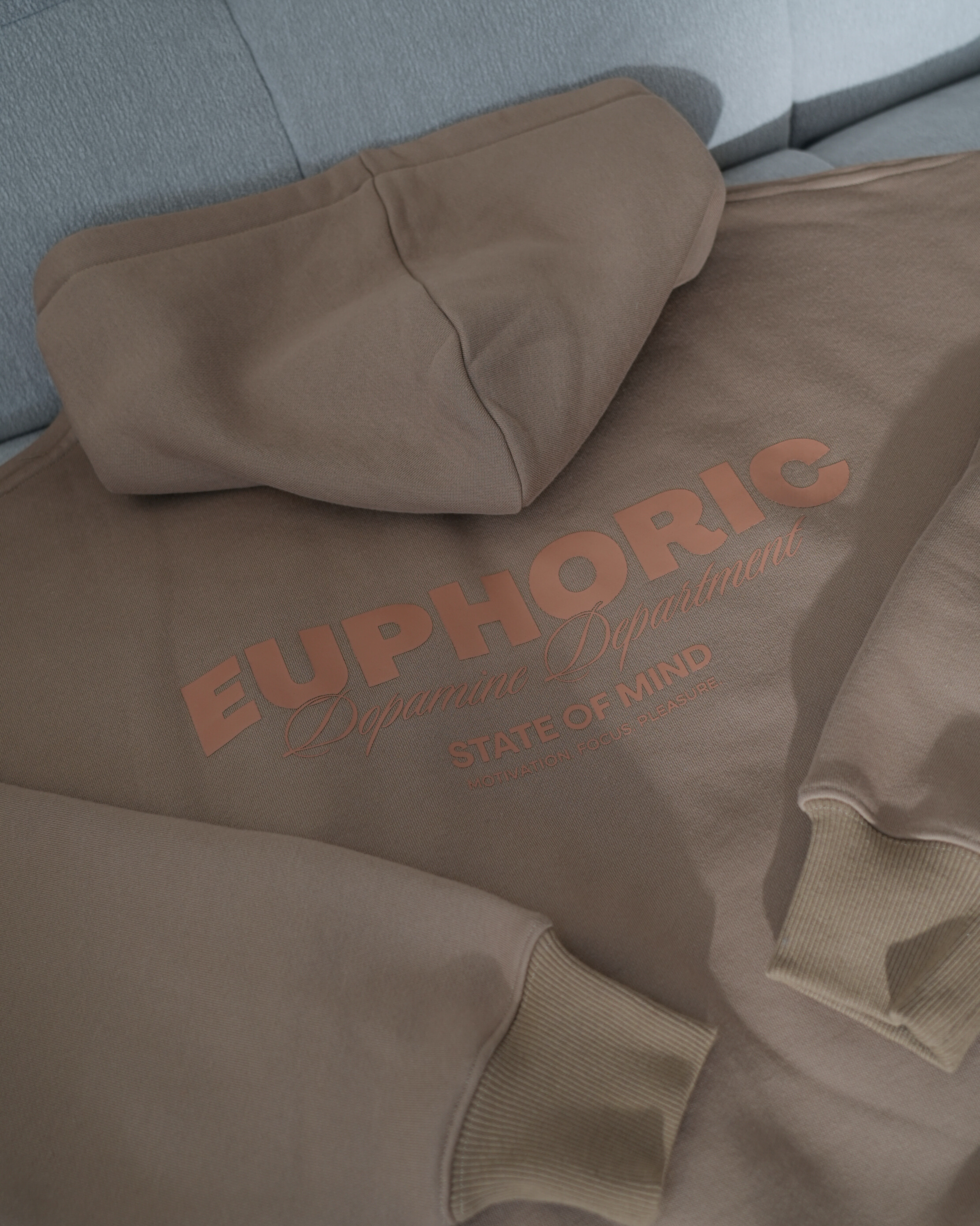 EUPHORIC ESSENTIAL HOODIE. Dopamine Department (MOCHA)