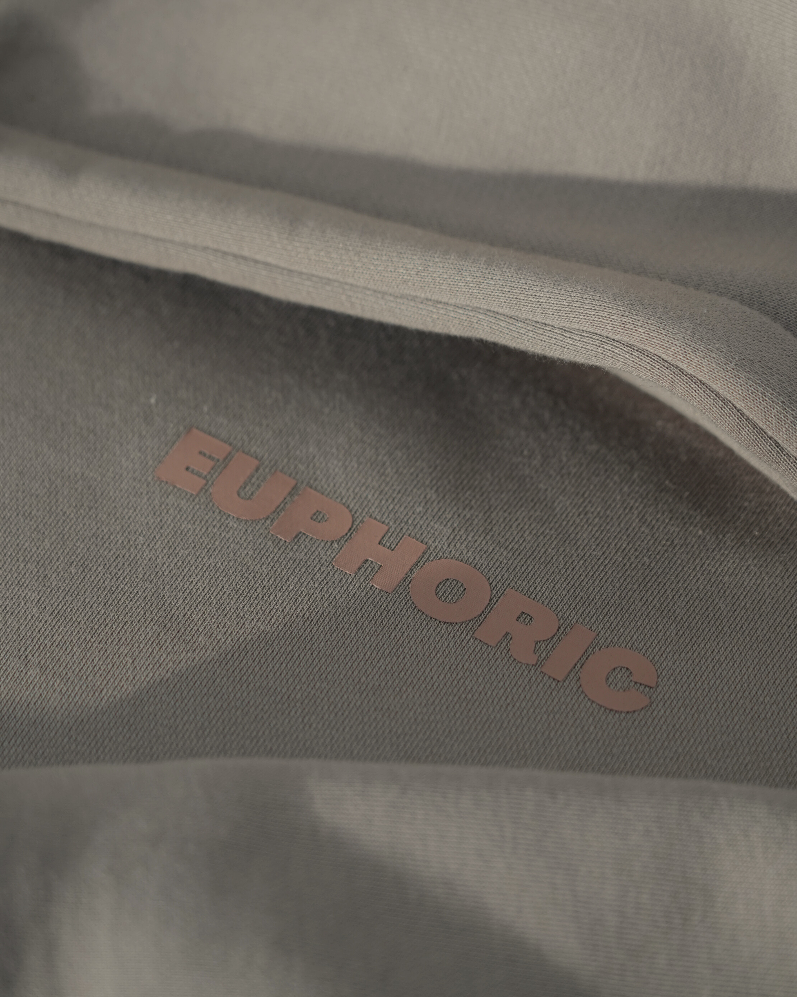 EUPHORIC ESSENTIAL HOODIE. Dopamine Department (MOCHA)